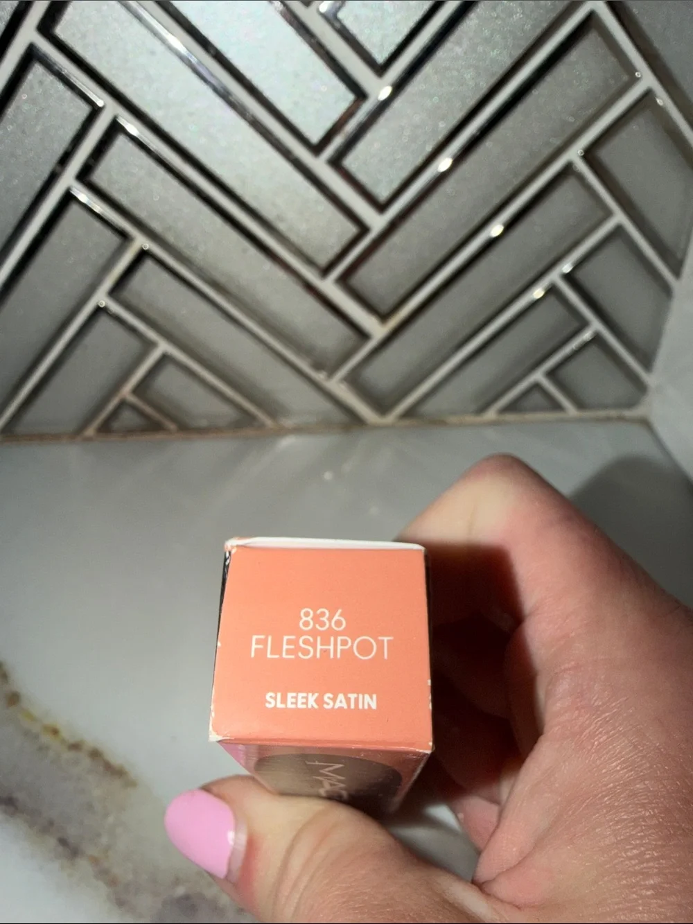 MAC Cosmetics m·a·c “fleshpot”